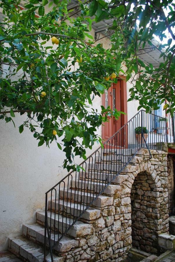 Villa "Pietra E Mare" Nafpaktos Exterior photo